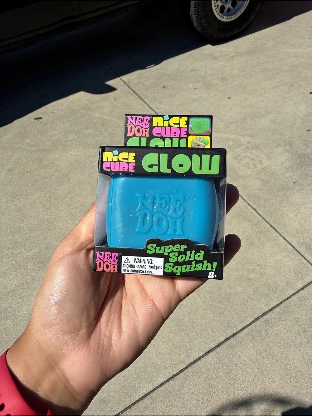 RARE✨ NeeDoh Nice Cube Glow Super-Soft Squish Glow Blue Squish Toy NWT Authentic